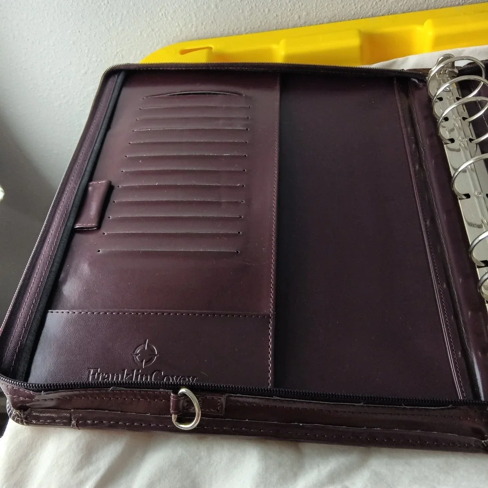 Vintage Franklin Covey Burgundy Zip Planner Binder Retractable Handles Organizer